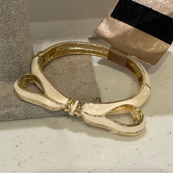 NWT Sequin by Nordstrom Clamper Bracelet- Bow in gold tone & ivory enamel - Picture 8 of 11